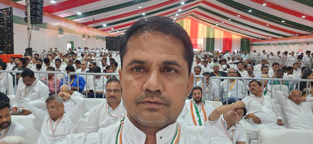 અખિલ ભારતીય કોંગ્રેસ સમિતિનું ઐતિહાસિક અધિવેશન, ન્યાયપથ!
અમદાવાદમાં સાબરમતી નદીના તટે પવનમાં લહેરાતો ત્રિરંગો અને તેની નીચે બેઠેલા દરેકના હૃદયમાં ન્યાય, બંધારણનું રક્ષણ, પ્રગતિ અને દરેક ભારતીયની ભાગીદારીનો વિચાર..!!

#NyayPath #AICCSession2025