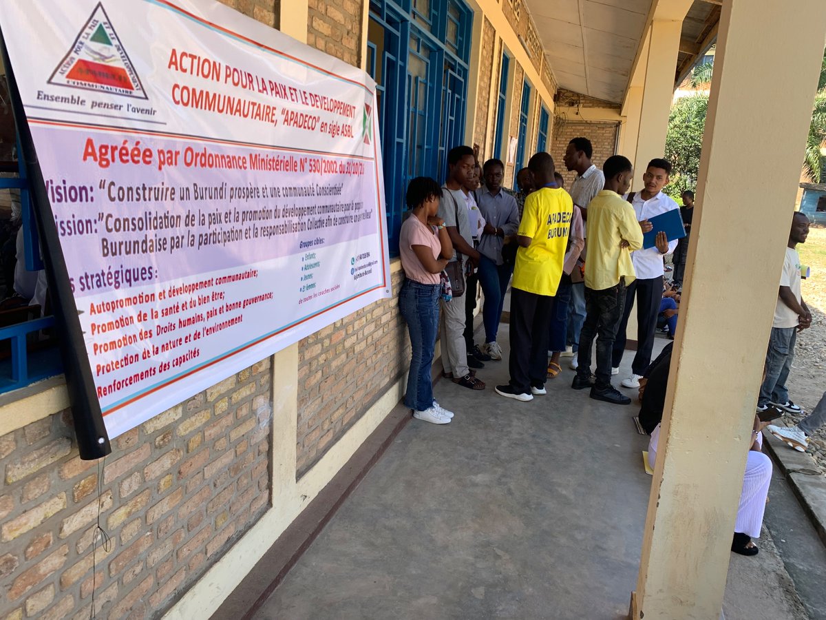 APADECO_BURUNDI's tweet photo. Les activités de sensibilisations au don de sang et collecte déjà encours à L’ #UEA https://t.co/dEszgBb8ac