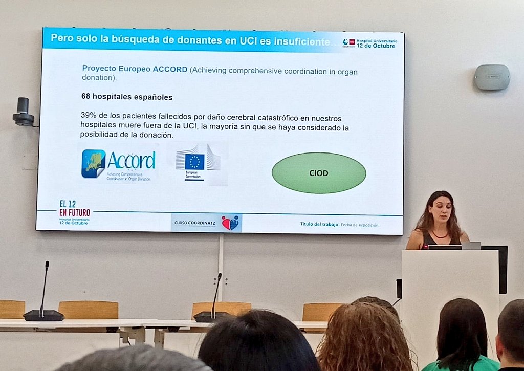 UCI_12Octubre's tweet photo. La Dra Gutiérrez comienza buscando activamente a los donantes. 
Hay que salir de la UCI. https://t.co/Y7kAWqmC4K