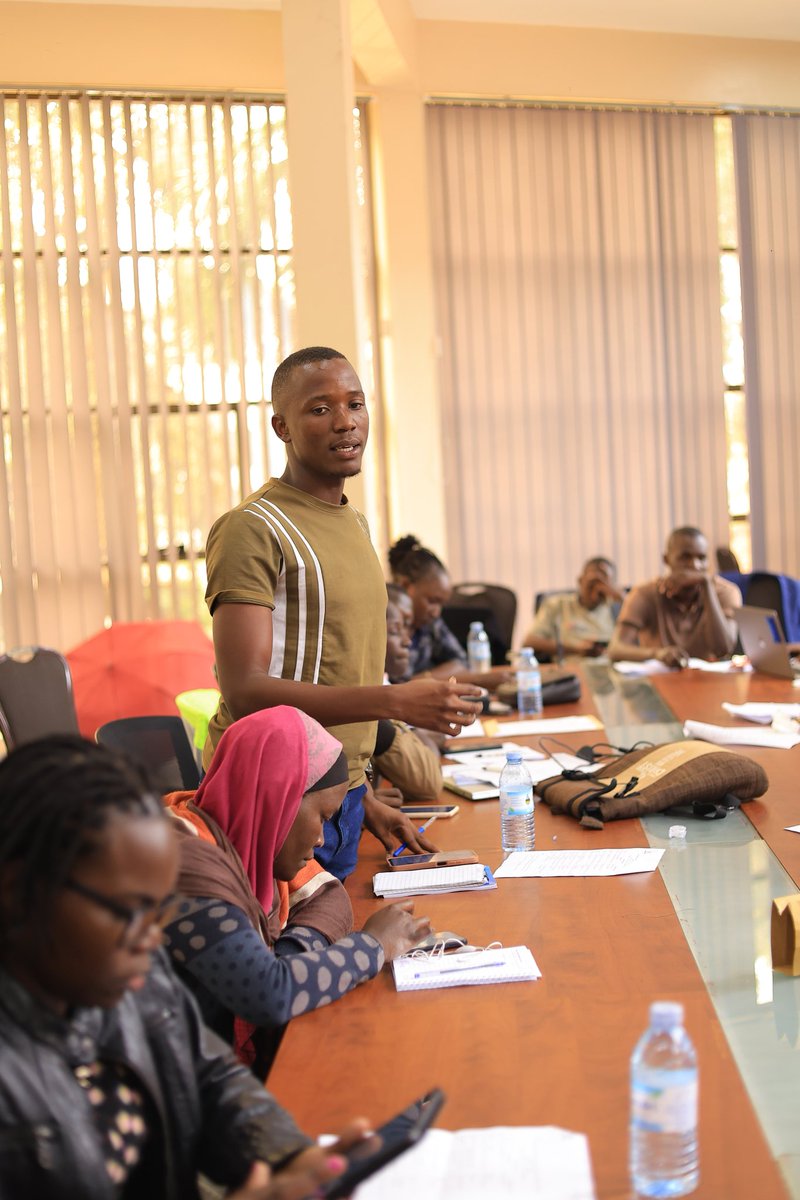 AbenaweJb's tweet photo. Last month, @MalariaYouthUG hosted national stakeholders' engagement and youth orientation meeting for the #GEFproject at the #MinistryOfHealthLLIN that was focused on youth participation in the elimination of malaria.
It was great learning & connecting with like minded youth. https://t.co/rbiv5nKU8A