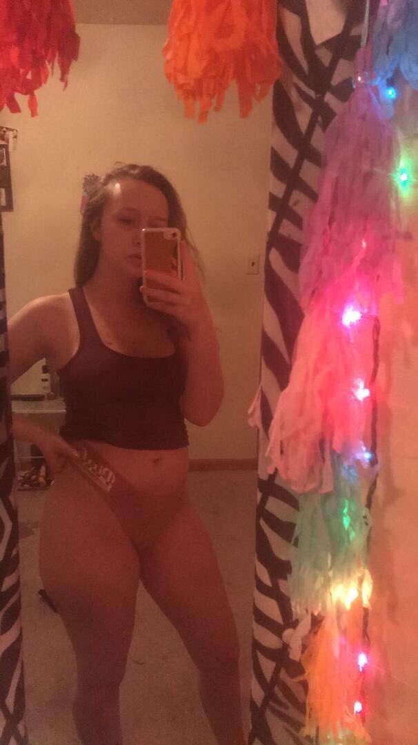 cassy_780's tweet photo. Feeling like a little flesh light today 😅❇️ https://t.co/X7ItuZk00e