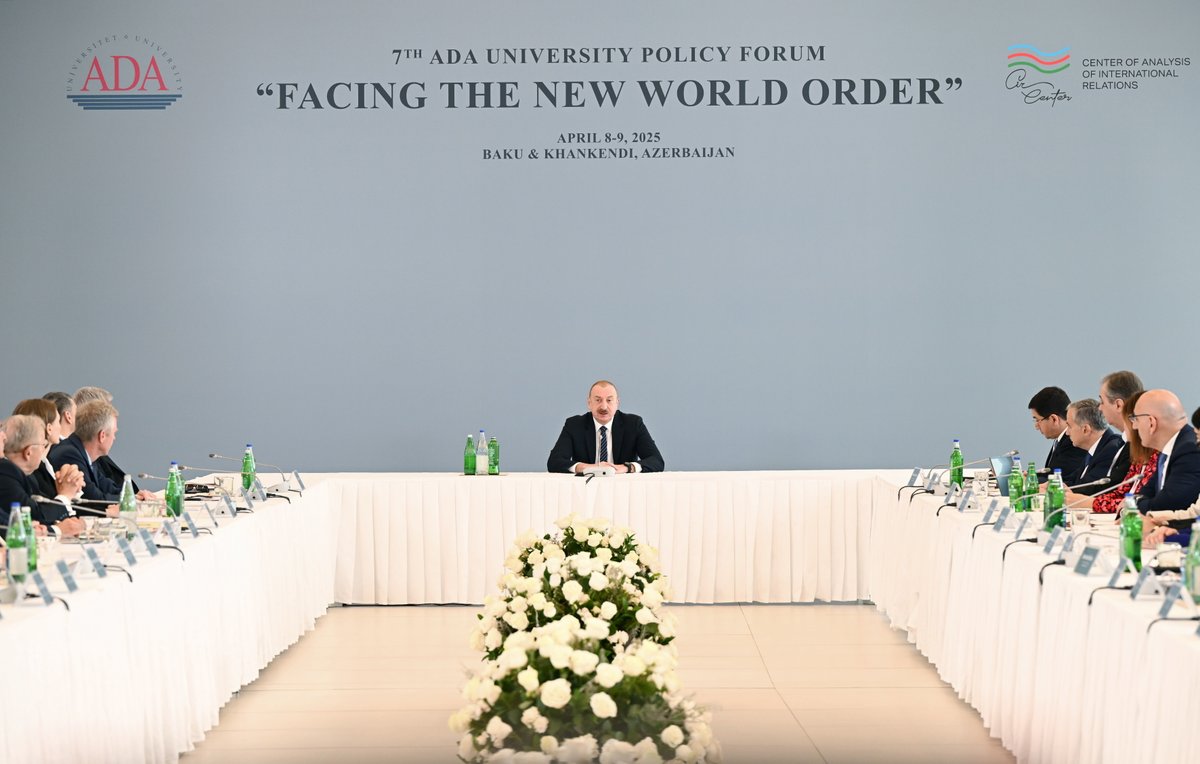 azpresident's tweet photo. ADA Universitetində Prezident İlham Əliyevin iştirakı ilə "Yeni dünya nizamına doğru" mövzusunda beynəlxalq forum keçirilib.

https://t.co/Zv6RZdsJMP https://t.co/5xVnkPlsDo