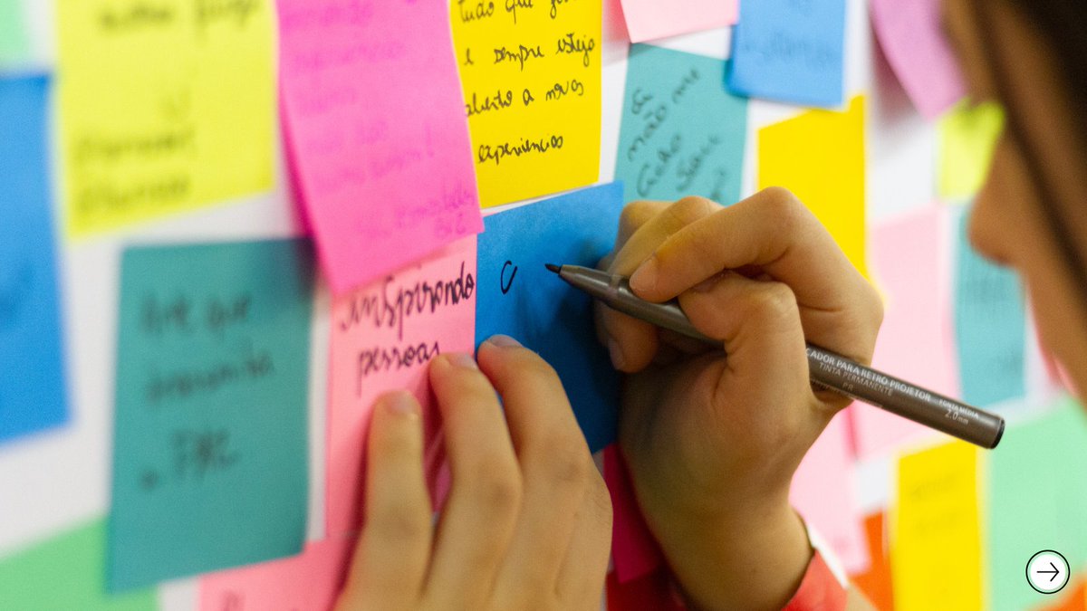Learn2CareUS's tweet image. Use memory aids like sticky notes or whiteboards to help those with dementia maintain routine. Small tools, big impact. 

#CareTips #Learn2Care