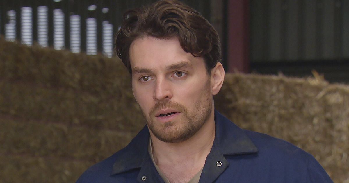 MirrorTV's tweet photo. #Emmerdale fans 'realise' what's happened to missing Mack after John hospital scene https://t.co/Ijv9tcA5jE https://t.co/bqOZt2O9ng