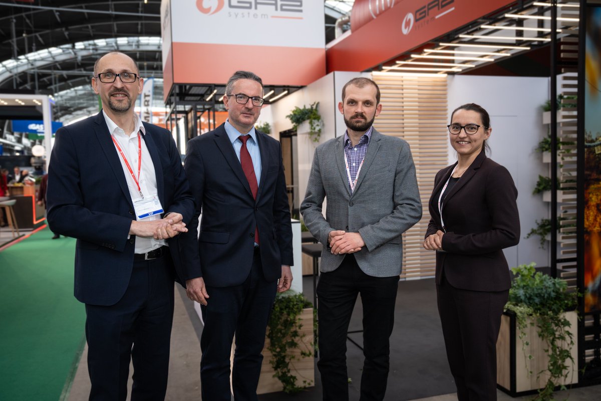 GAZ_SYSTEM's tweet photo. GAZ-SYSTEM obecny na Expo Gas 2025
W @TargiKielce trwa XIII edycja #ExpoGas. Nasi pracownicy czekają na uczestników przy specjalnie przygotowanym na tę okazję stoisku, gotowi odpowiedzieć na wszystkie pytanie oraz podzielić się wiedzą na temat najnowszych rozwiązań w zakresie technologii gazowych.
Dołącz do nas, porozmawiaj z ekspertami #GAZSYSTEM i dowiedz się więcej na temat:
✅ innowacji w rynku #gazziemny;
✅ technologii, które mogą zrewolucjonizować Twoje podejście do gazu.
Nie przegap okazji i spotkaj się z nami❗️