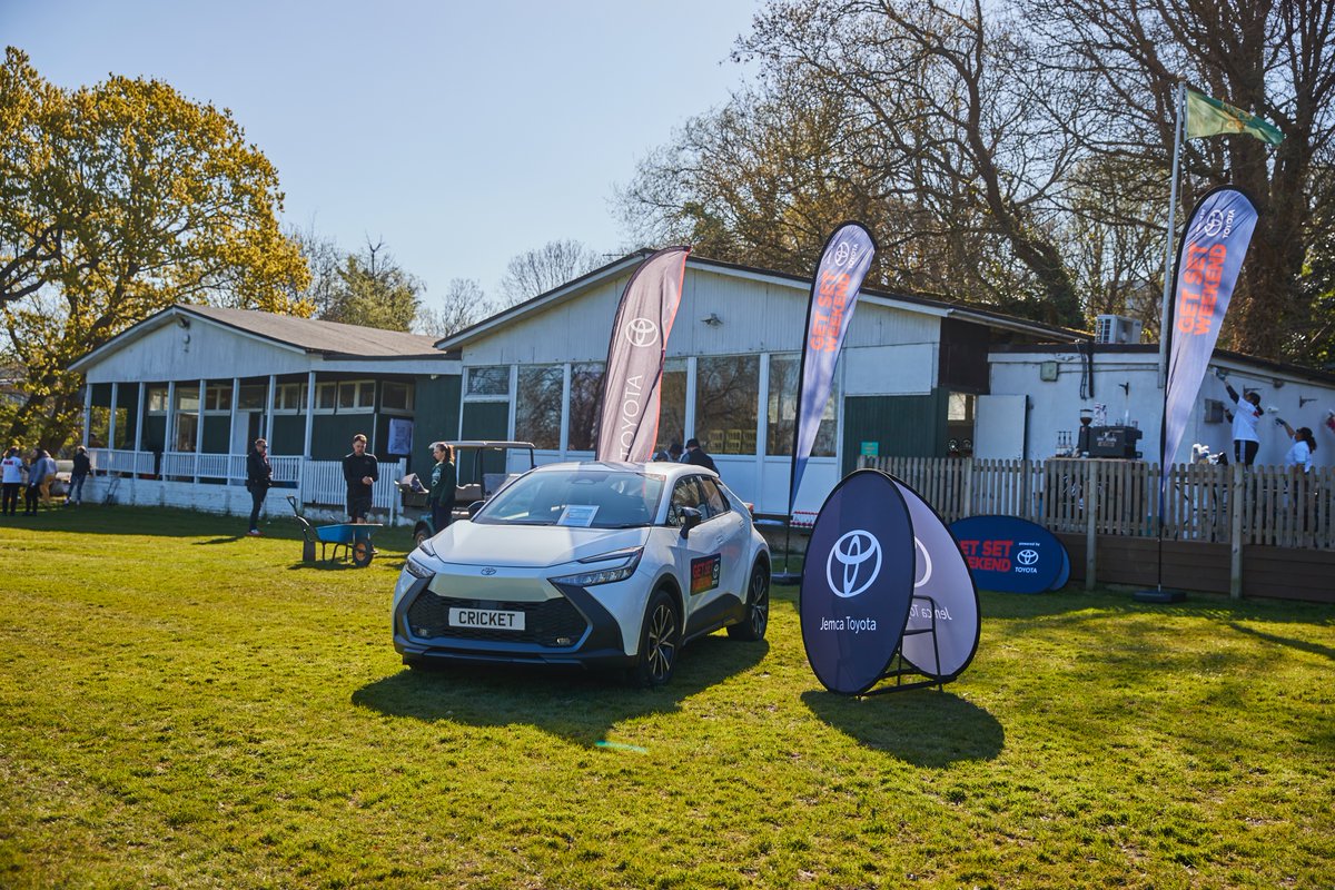 A record breaking #GetSetWeekend 🙌

1,730 clubs✅
37,000+ volunteers✅
100+ <a href="/ToyotaUK/">ToyotaUK</a> dealerships involved✅

Thank you to all the volunteers and Toyota dealerships who got involved in supporting their cricket club &amp; local communities #ToyotaGoodForCricket #TheCricketCollective