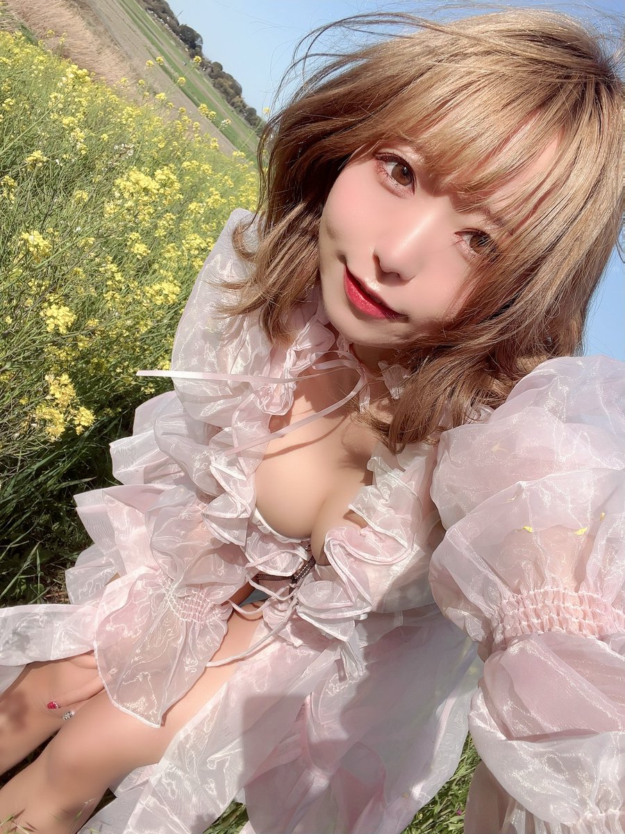春を感じる外撮影でした🌸 https://t.co/rxgcJNrWyO
