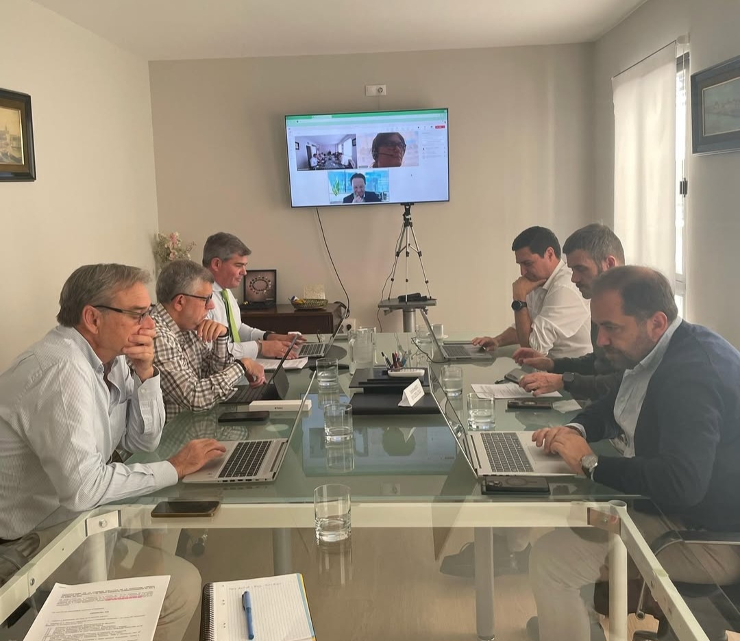 fica_andalucia's tweet photo. @JRodrguezSauced, Vicepresidente y SG
@fica_andalucia en la reunión de la C.E. de @FLACEMA  para revisar y planificar las actividades de los próximos meses de la fundación 🌍💼 Continuamos trabajando conjuntamente para promover un futuro más sostenible #FLACEMA #Sostenibilidad https://t.co/MdAWrFkVTz
