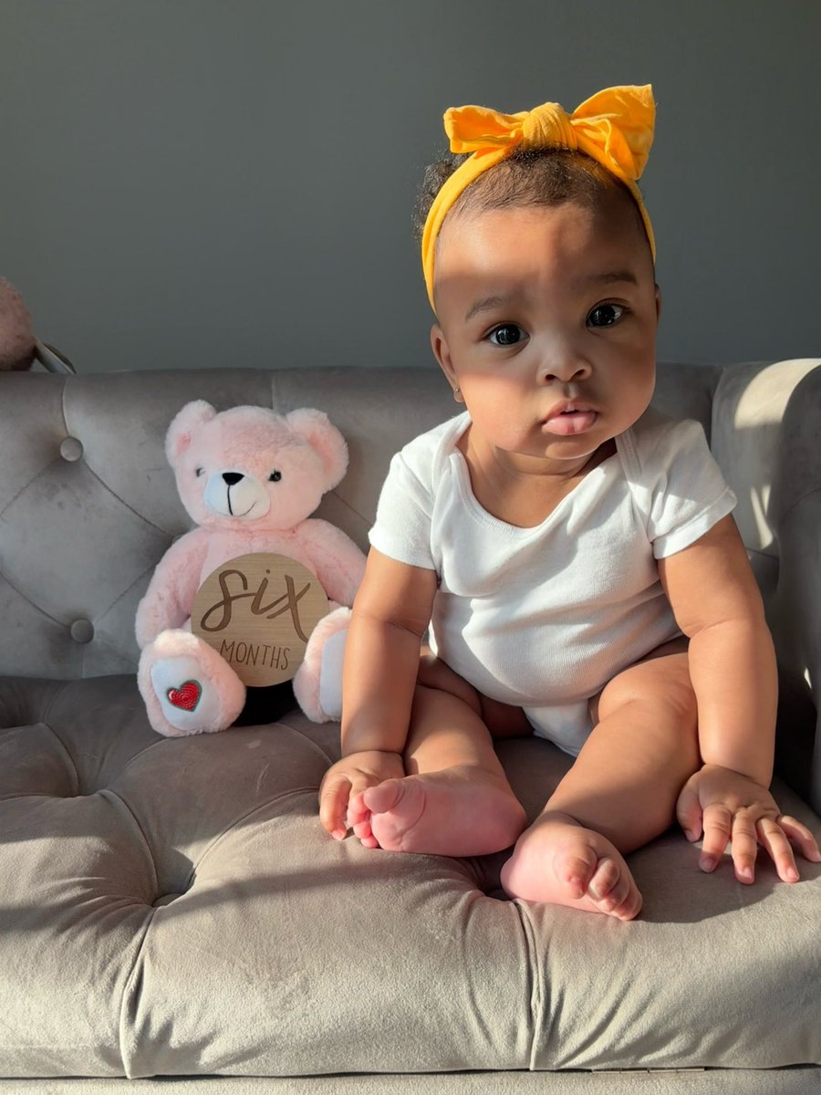 kaybeebaddass's tweet photo. My baby 6 monthsssss😍💛 https://t.co/erFA0vEZu1