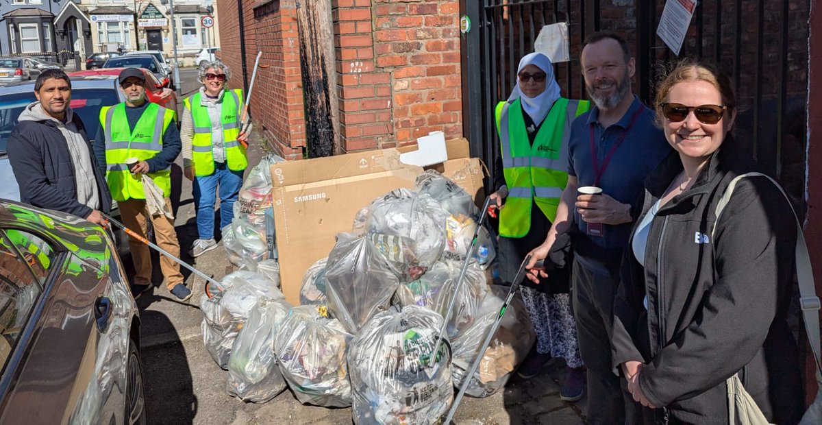 A huge thank you for joining us for the litter picking event at Swayfield Ave on Sunday!  Thanks to your amazing support, we managed to collect over 25 bags of litter, making the area cleaner for everyone. It’s always great to see the community come together like this.