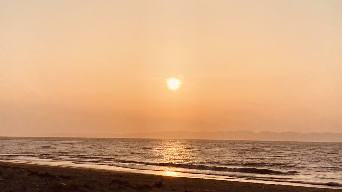 佐渡ヶ島の夕焼け空☆*:.｡. o(≧▽≦)o .｡.:*☆
めっちゃ綺麗なんだよねー😆👌