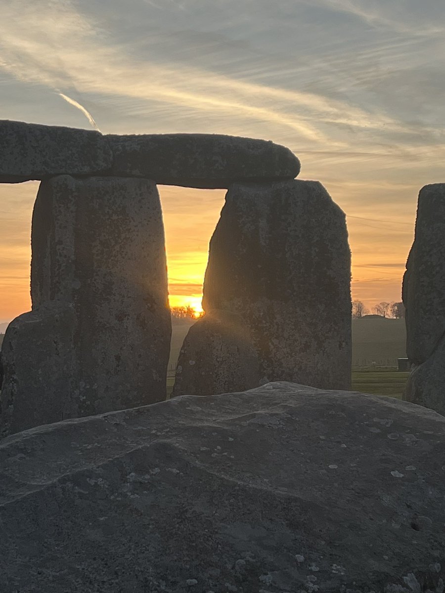 Sunrise at Stonehenge today (9th April) was at 6.26am, sunset is at 7.53pm ☀️