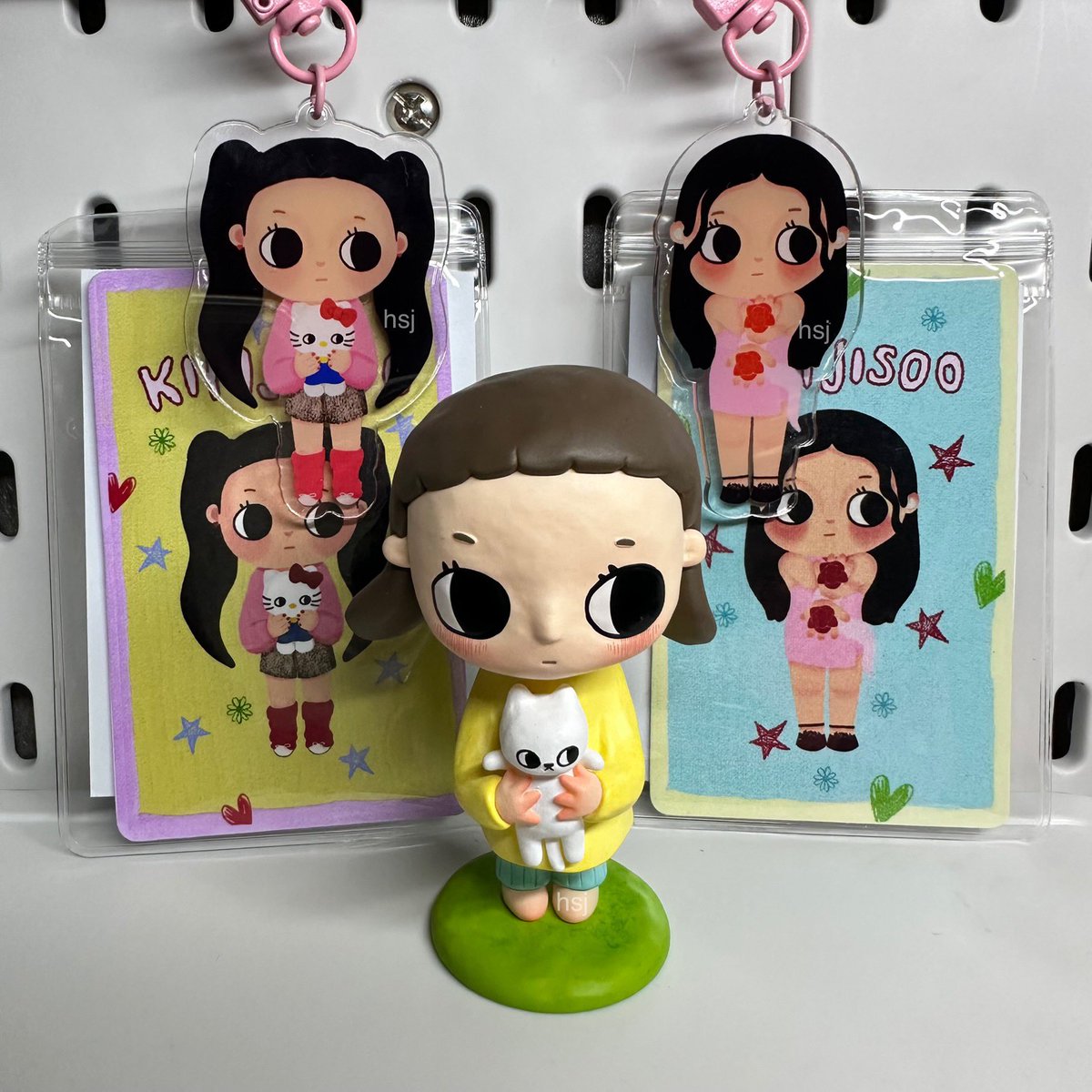byzesca's tweet photo. Thank you saurrrr much @HAELALISA 💕 I knew I needed Nyota Warm Sunlight to match these keychains 😍 

#phcaimails https://t.co/5OsGnWaEhT