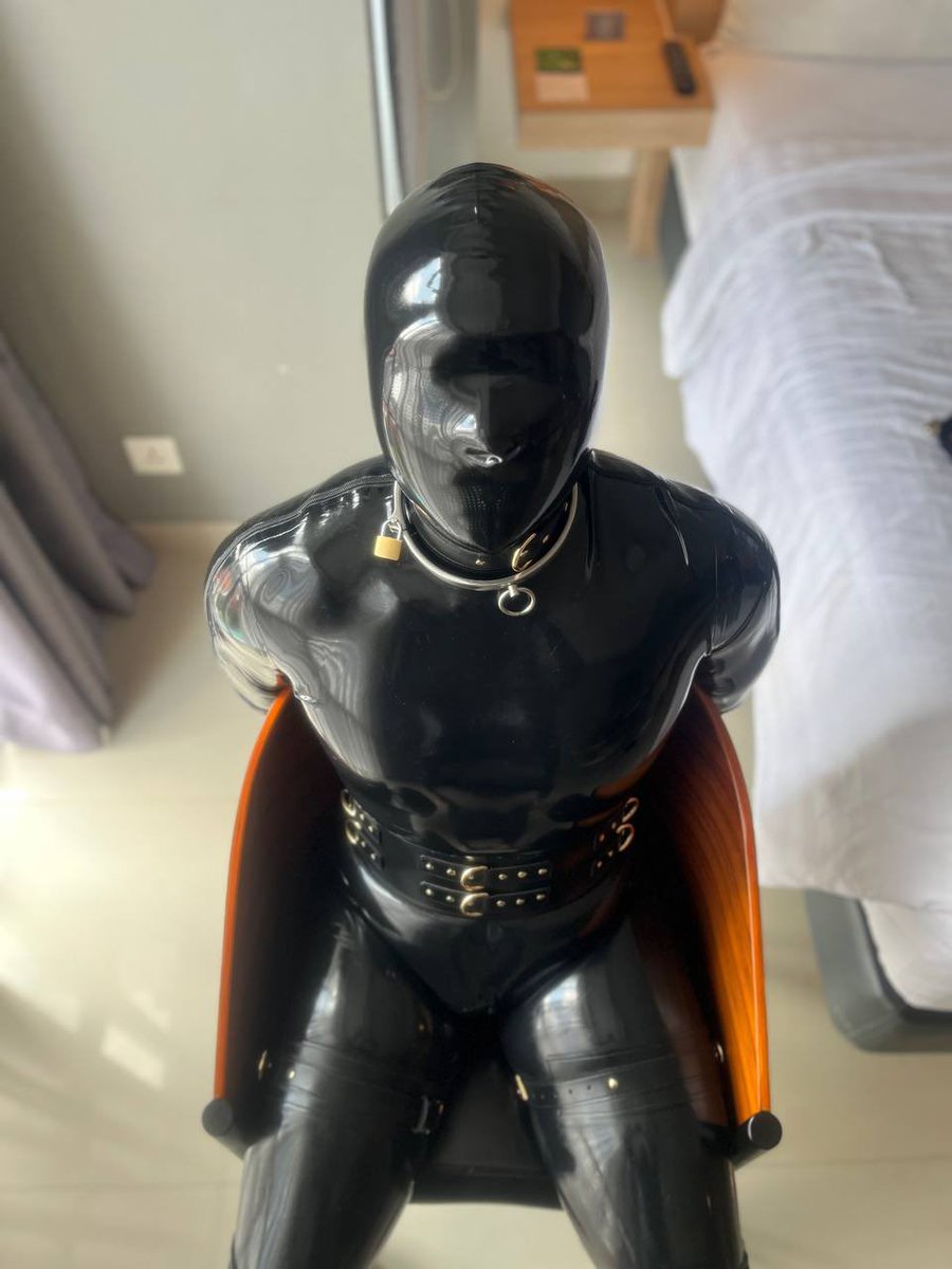 VinDNika's tweet photo. Little did he know what fate awaited him in the future. He was no longer a human — he had become an object, an object to satisfy the master's desires. The master would train him to become a good drone, and the training was just beginning. https://t.co/OBWPogHcxb