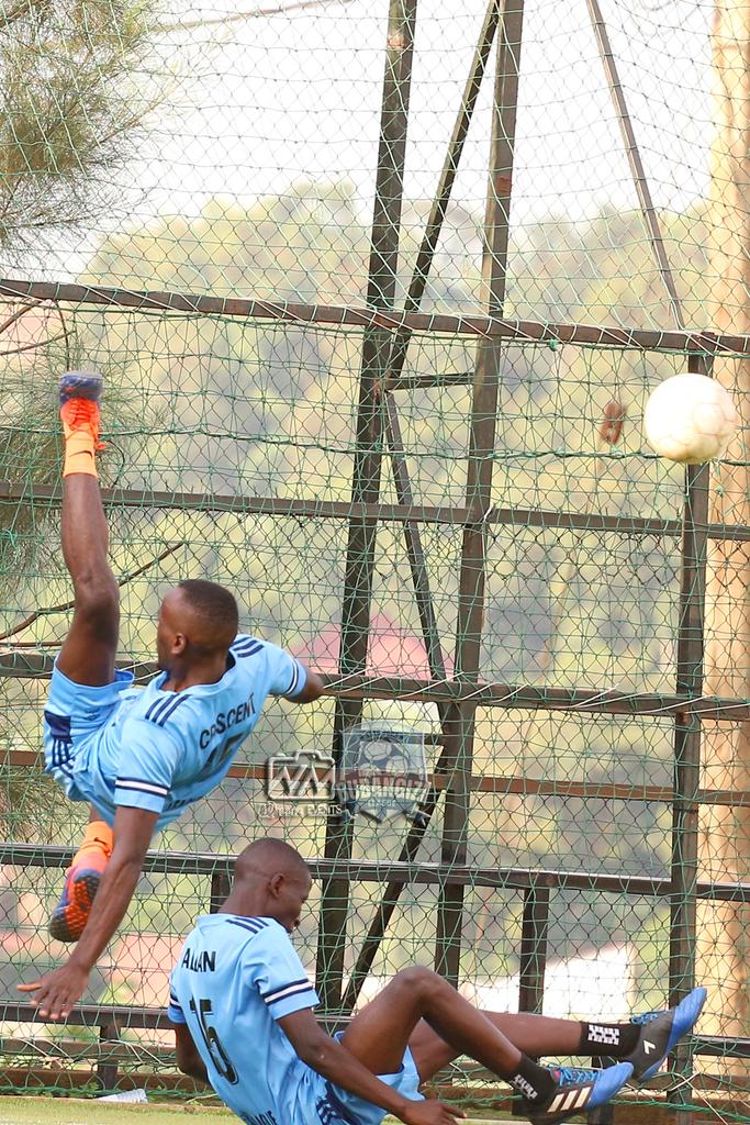 CriscentG's tweet image. Life in @BubzLeague has been very wonderful to me,joined @AkarereFC at the end of seasonI made it win its last two matches,played all the matches in @BubzLeagueSnII making it being the champions am nw planning to defend my trophy with @Rwekisigazifc the champions @BubzLeagueSnI.