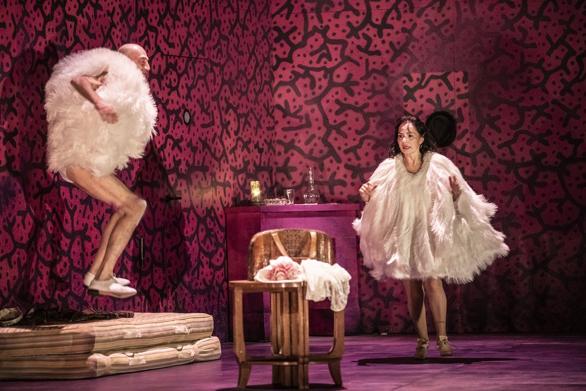 [critique] <a href="/ihansenlove/">Igor Hansen-Love</a> « L’Hôtel du Libre-Échange » : Nordey en liberté urlr.me/ctfKVu Vingt ans après « La Puce à l’oreille », l'artiste monte l’autre pièce phare de Feydeau, entouré par la même équipe qu’à l’époque. Une réussite où la folie du jeu et la précision de