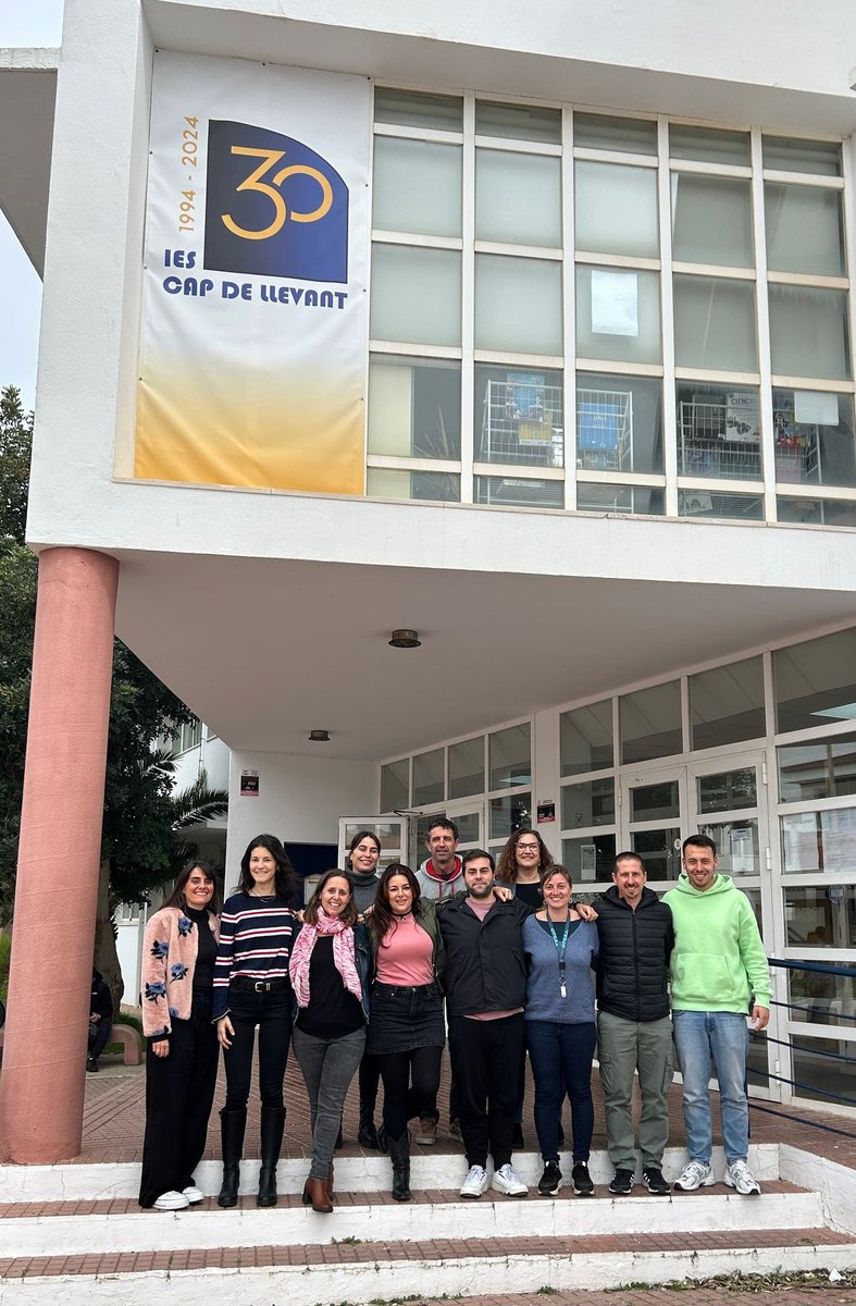 IesCapDeLlevant's tweet photo. El nostre centre ha participat de nou en el programa  d'Observació i aprenentatge entre centres de la Conselleria d'Educació.  Professorat de l'IES van anar a visitar l'IES Xarc d'Eivissa . Així mateix,  vam rebre  la visita al nostre centre de l'equip impulsor PMT de l'IES Xarc. https://t.co/6tlXVrHQNb