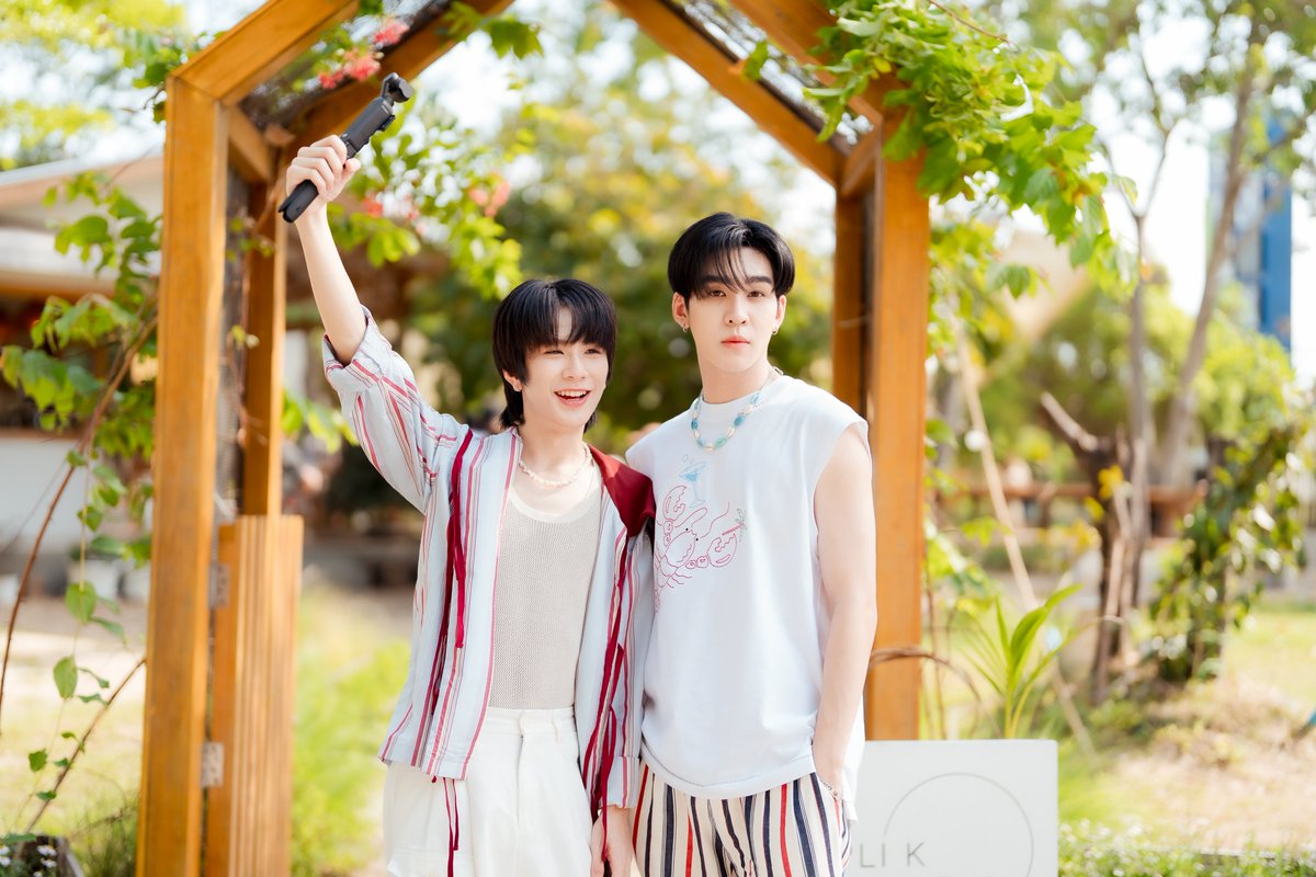 เหลืออีก 2 วัน อยากดู #แสนสิริถิ่นพี่หนูชอบ EP. 1 👀 กันแล้วล่ะสิ! ก่อนจะถึงวันจริง ต้องเช็กสายตาให้พร้อมดู เตรียมวอร์มนิ้วปั่นเทรนด์ปั่นแท็ก แสดงความรักให้ #อู่อู๋เซฟ รู้ว่ามีคนรอดูอยู่เยอะแค่ไหน 😻

#LookAround #Auautnp #savewrg #AuauSave #Sansiri #domunditv https://t.co/b3urTdPr7k