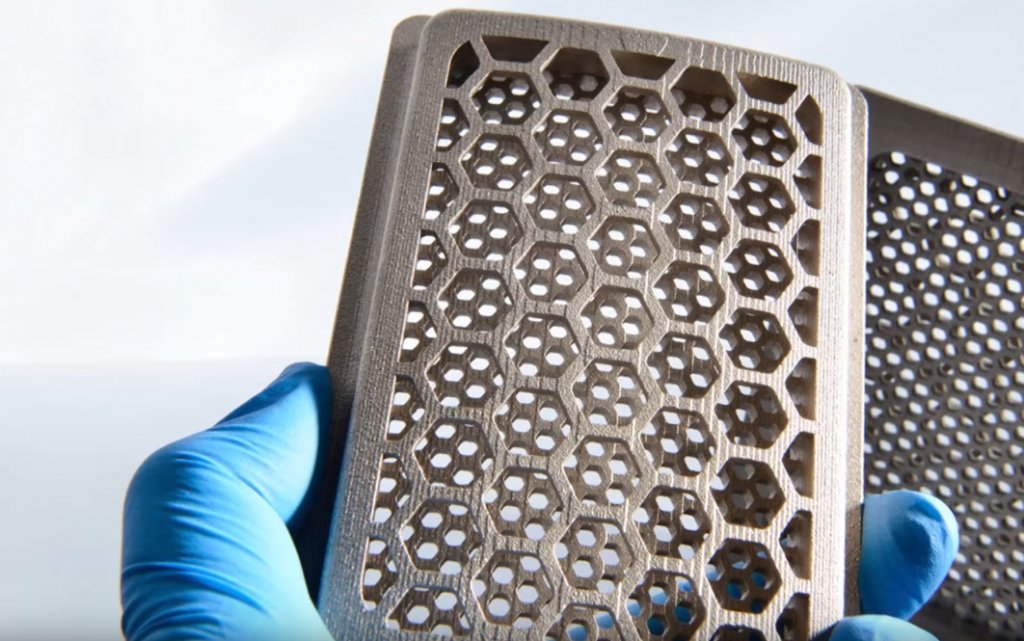 Go bold with steel 3D prints. Whether you're designing jewelry 💍 or a prototype 🤖, this blog is your ultimate guide to creating stunning prints with a flawless finish. Ready to bring your ideas to life? mtls.am/4jjmN5R