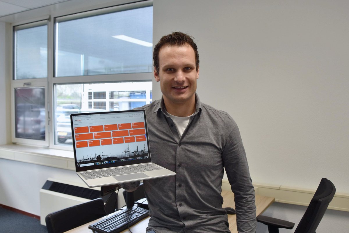 FarmTrans's tweet photo. ‘No day is the same, that's what I like most about this role.’ Meet Martijn Vosmer, our Logistics Team Lead at Connected Services. Read more about his role and experiences on our Farm Trans Jobs website: https://t.co/soVfKqou4m

#FarmTrans #drivingfoodforward #logistics https://t.co/cIiNsB8GK0
