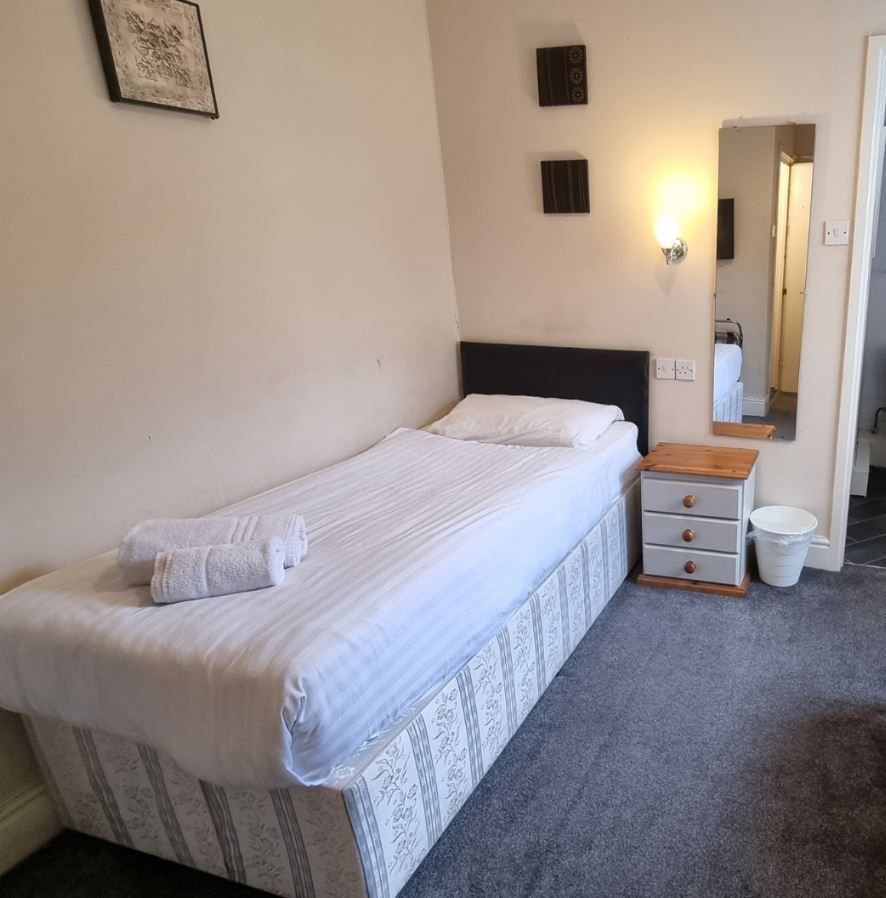 Hotels Available tweet media