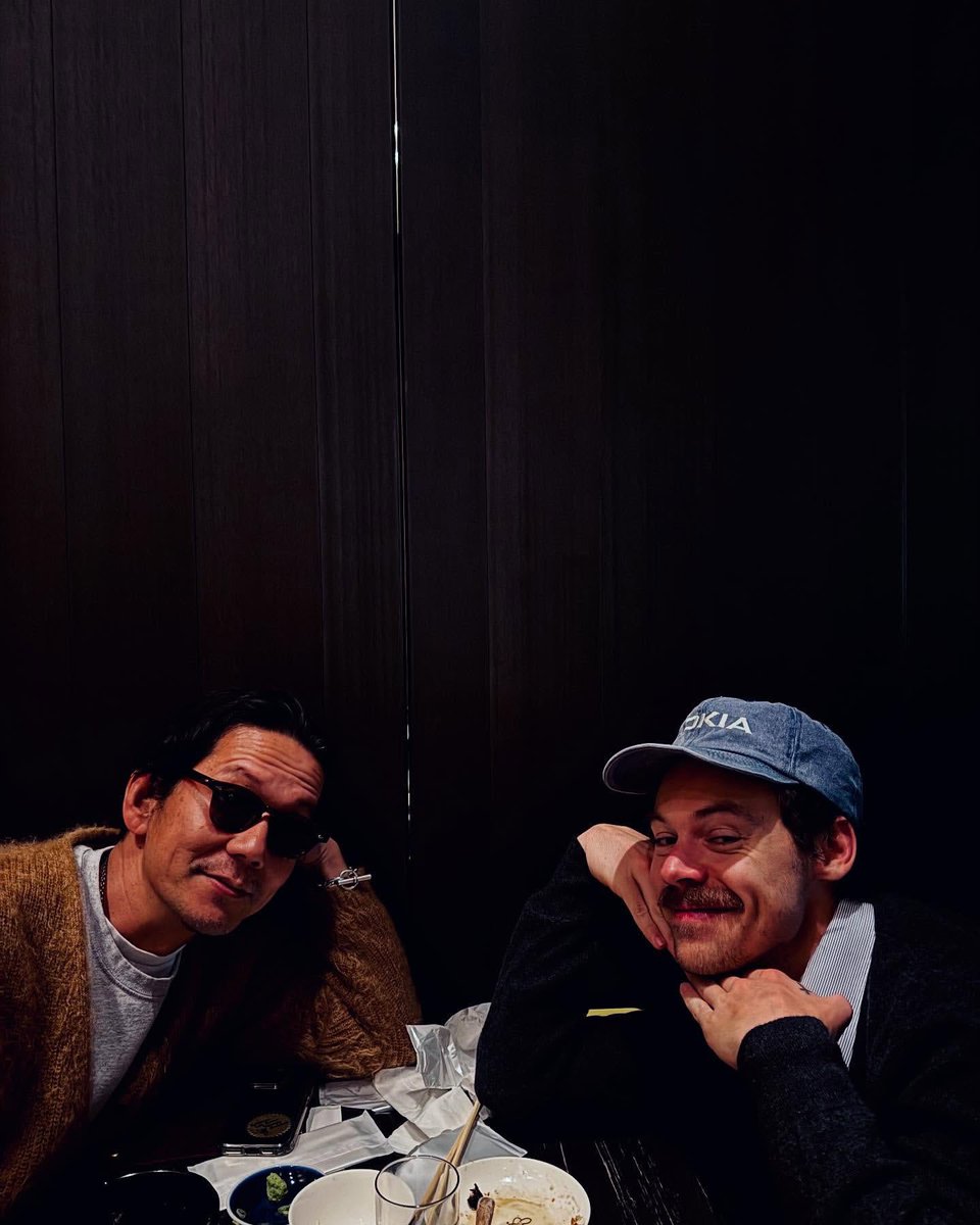 Harry with Kunichi Nomura when he was in Japan recently! (via kunichi_nomura)