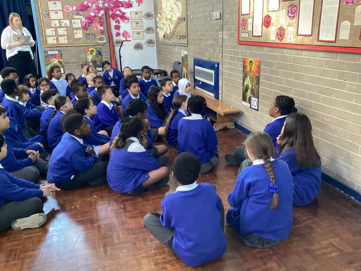 y4_stannes's tweet photo. A beautiful reflective morning listening and learning all about the Stations of the Cross 🙏 https://t.co/aZdIoN5O6e