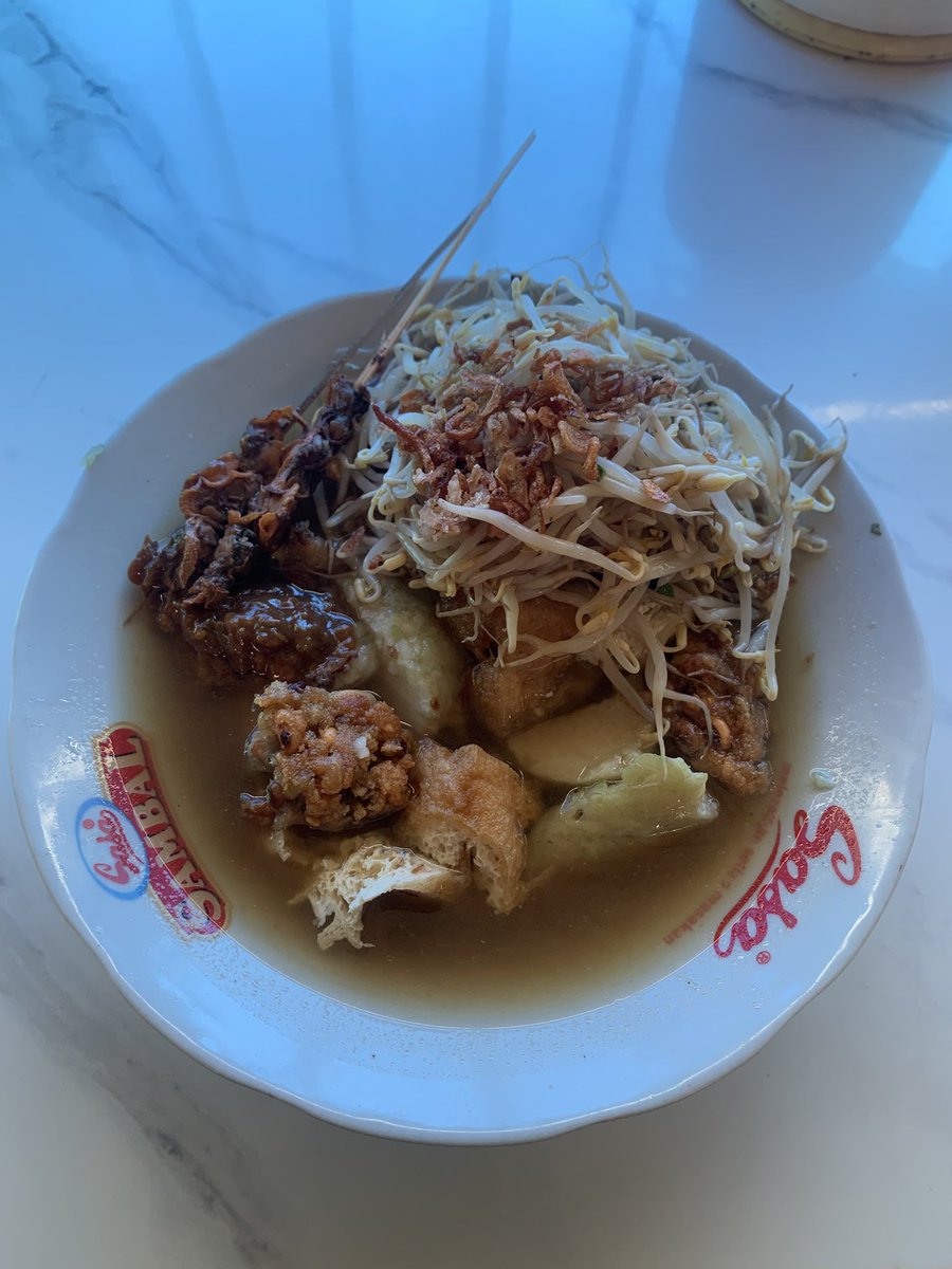 dimasper99's tweet photo. Lontong resinkk orientall suroboyo 👌🏼 https://t.co/0S6eSVBrT0