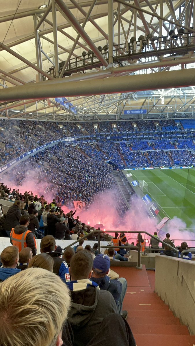 Budi alias Creative Globetrotter tweet media