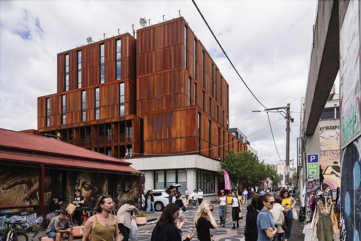 Woods_Bagot's tweet image. The Standard Hotel, one of the fastest-growing boutique chains, now has its first Australian outpost, The StandardX in Melbourne, a new Fitzroy landmark.

Read more on Man of Many: manofmany.com/lifestyle/trav…

#hyperlocal #peoplearchitecture #hotelsandleisure #thestandard