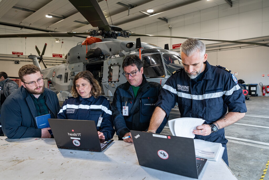 MarineNationale's tweet photo. #DEFNET25 | Dans le cadre de l’exercice interarmées DEFNET25, un incident cyber a été simulé sur un Caïman Marine. Un groupe d’intervention cyber (GIC) du centre support de cyberdéfense (CSC) a été dépêché sur place. Après plusieurs heures, les 🚁ont été de nouveau opérationnels. https://t.co/0Y9tXtm9sZ
