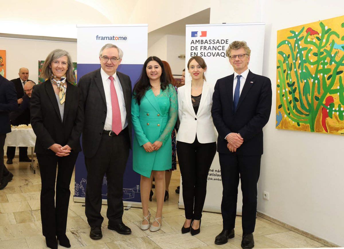 surannicolas's tweet photo. @Ambafrance_Sk et @Framatome_ 🤝dans la lutte contre le dérèglement climatique.1ère édition du CO2 free-scientific prize 🇫🇷🇸🇰à Diana Lago et Akansha Mehta ( @FunGlass_Centre de Univ Trenčin) pour leurs travaux: énergie nucléaire et contribution à la protection de l’environnement. https://t.co/iVgRtCEIOu