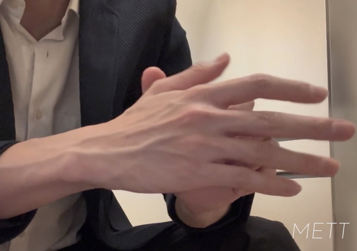 めとはんど tweet media