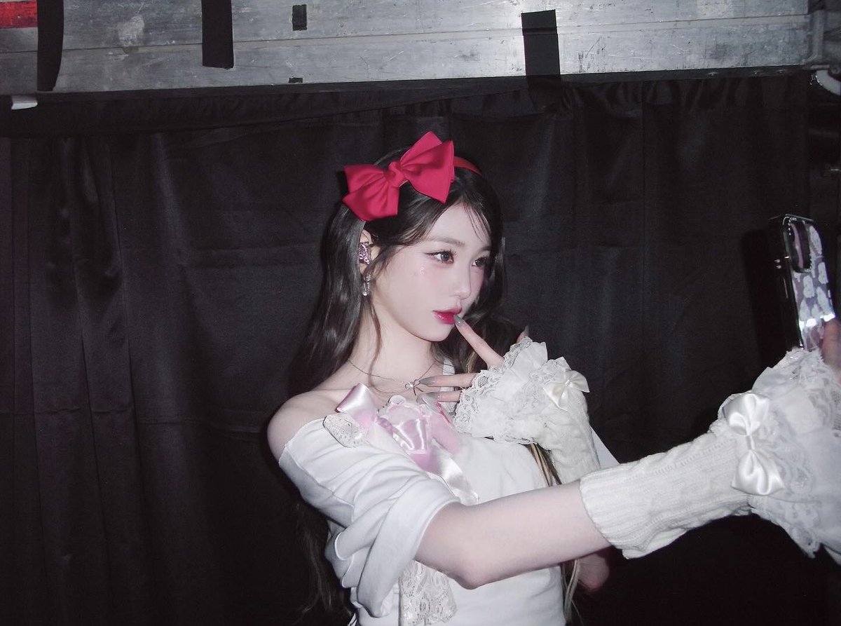 wonyoung pics tweet media