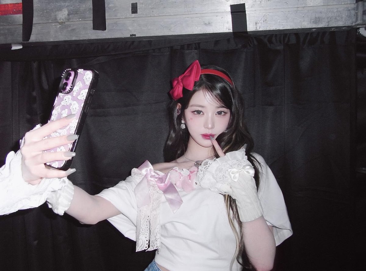 wonyoung pics tweet media