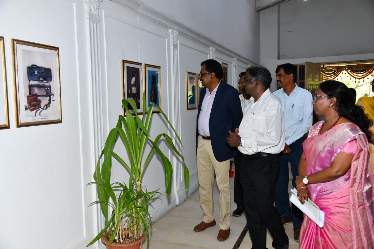 sjmhyd's tweet image. Glimpses from the inaugural ceremony of the special photo exhibition on Dr. B.R. Ambedkar by Chief Guest, Dr. Ghanta Chakrapani, a distinguished academician, Shri Ashish Goyal, IIS, Director of SJM and senior staff members.

#SalarJungMuseum #museumevents #drbrambedkar