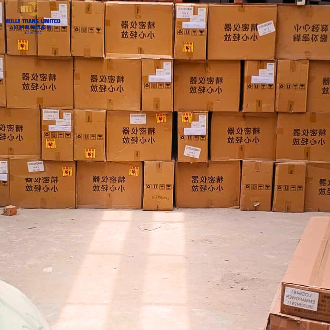 Hollytransnig's tweet image. Ensuring safe and efficient cargo offloading and storage is our top priority! Our expert team handles every shipment with care, from arrival to departure. Trust us to store your cargo securely and get it to its destination on time.

#CargoOffloading #StorageSolutions