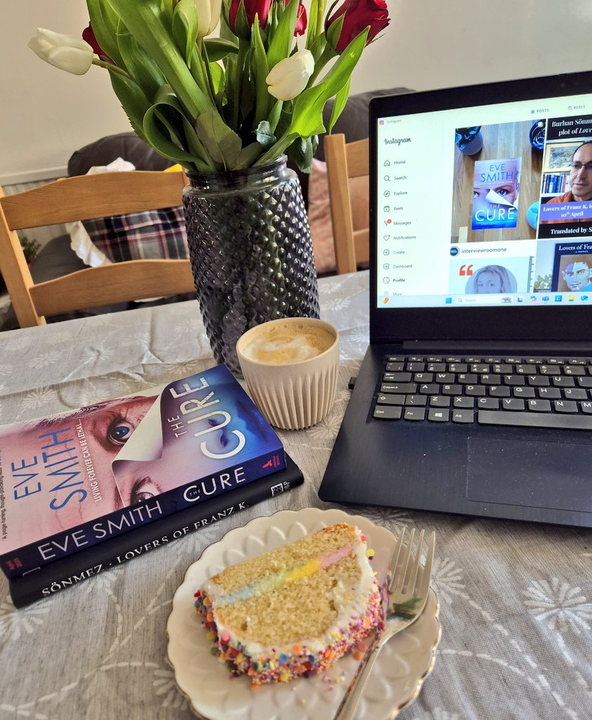 _DanielleLouis_'s tweet photo. Happy Wednesday #BookX!
I'm working from my kitchen today because the sunlight is 😍
I have cake for breakfast because it's publication eve for #TheCure & #LoversOfFranzK. Have you pre-ordered yet?
The Cure - https://t.co/cx0I2xroAz
Lovers of Franz K - https://t.co/Kg3BkbiNxU https://t.co/OKPFpuP4Lk