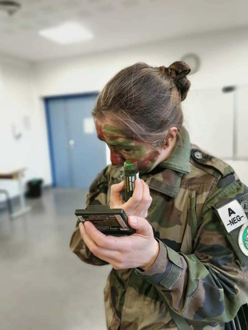 ECArmees's tweet photo. Ancrage santé : les élèves commissaires de la promotion Rhin et Danube poursuivent leur formation au sein du @santearmees 
@SCArmees 
https://t.co/1i0k65cFVx https://t.co/BzkBioNR5a