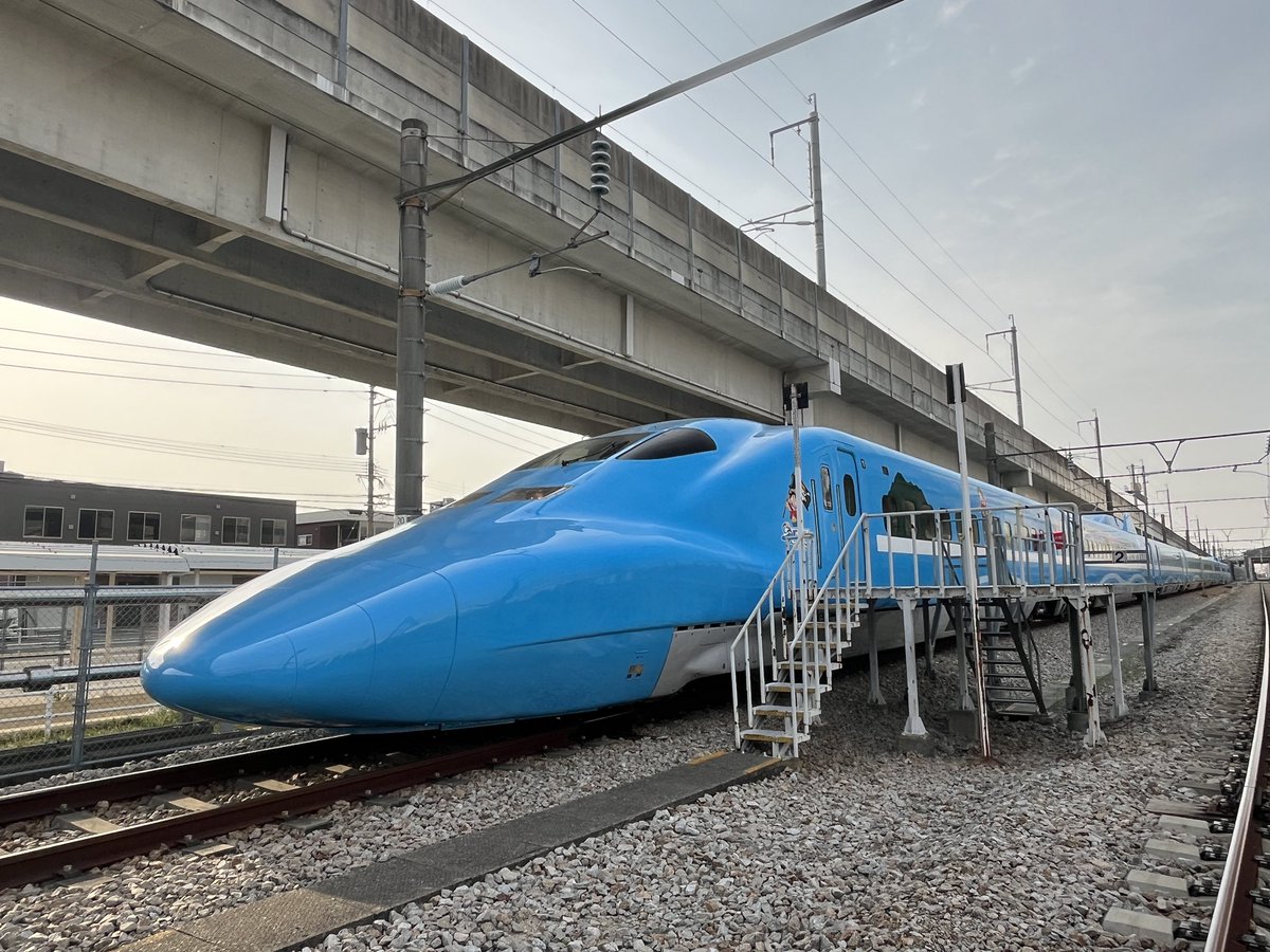 本日博多総合車両所にて公開されたのは、ワンピース新幹線第一弾