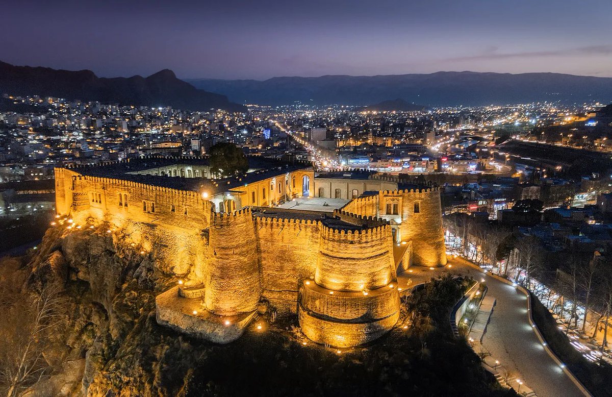 Falak-ol-Aflak Castle, also known as Shapurkhast Fortress, Khorramabad, Lorestan
Photo: Aref Zivodar
#Khorramabad #Iran