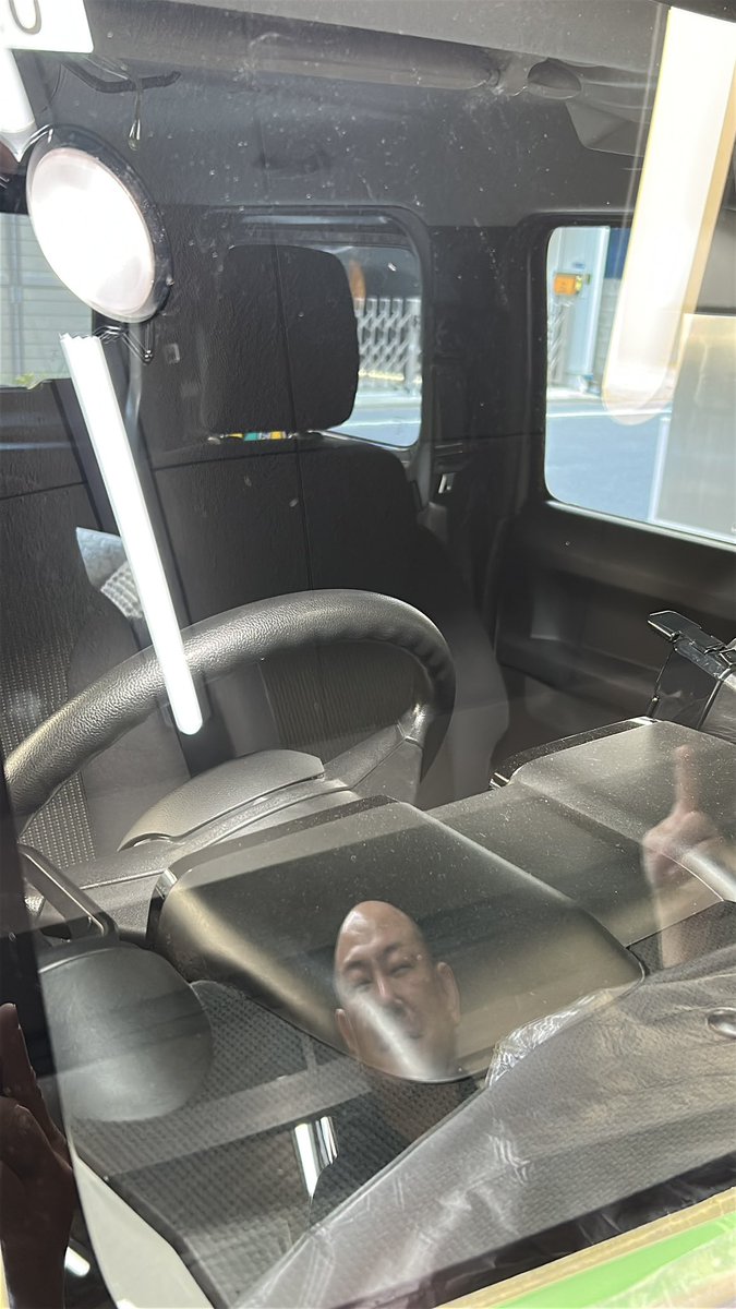 syakariki_one's tweet photo. 車の硝子
水垢、鱗状痕、深い傷！
プロと言われるコーティング屋ですらお断りされる！
ディーラーなら交換
プロ？でも限界？
コーティングは、安全性に全く関係ないが、視界は安全性に深く関与します！
中古書、ビンテージカーなど、
美装は弊社にお任せ下さい。

#remobil
#硝子再生
#広島安佐南区 https://t.co/Q28WUnfeP0