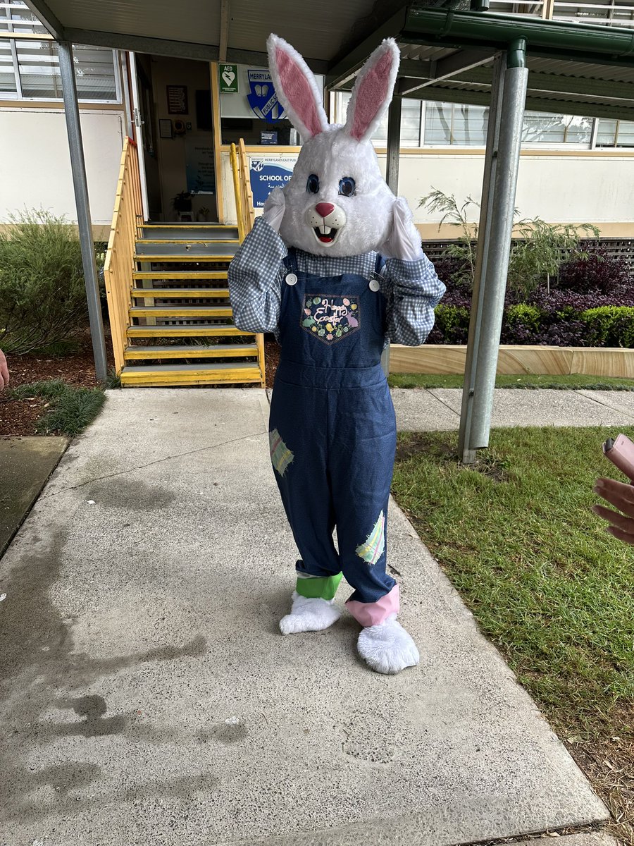 MEPS Easter rabbit visited the hat parade
