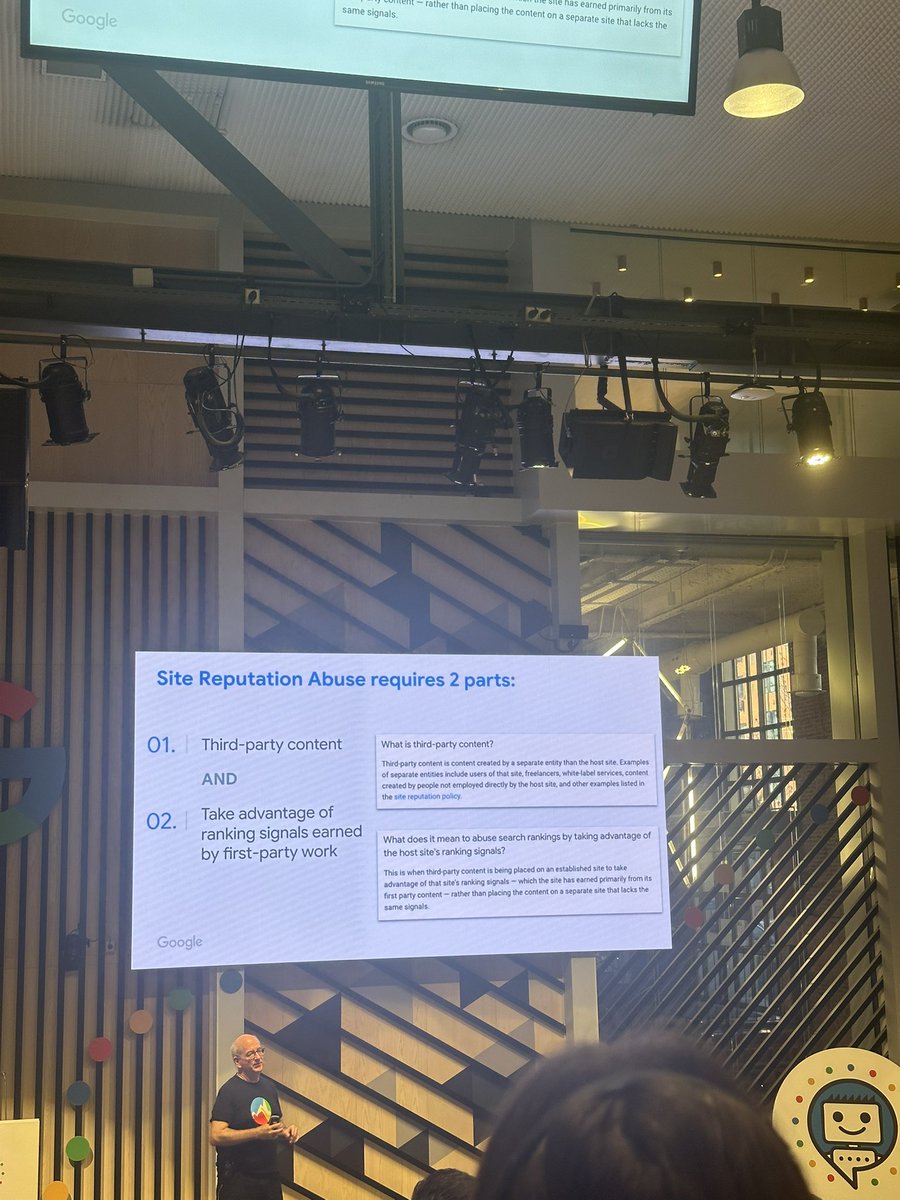 🚨 ¿Qué es el Abuso de Reputación de Sitio?

Ocurre cuando un sitio publica contenido de terceros y aprovecha su propia autoridad

- Google sanciona al sitio, no a los creadores de contenido.  
- Solución: Eliminar, bloquear o trasladar el contenido (sin redirecciones).