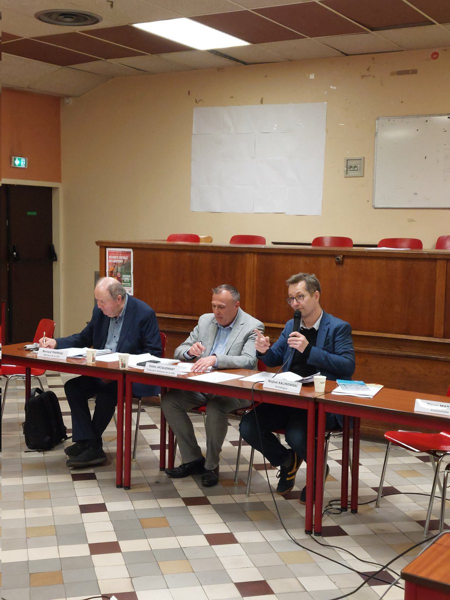La_CNL's tweet photo. @woj_kalinowski, sociologue et co-directeur de l'institut Weblen, expose des constats et présente les causes nécessaires à la refondation de la politique du logement, en cette journée d'étude sur la Sécurité sociale du logement https://t.co/CAiz7DvgdU