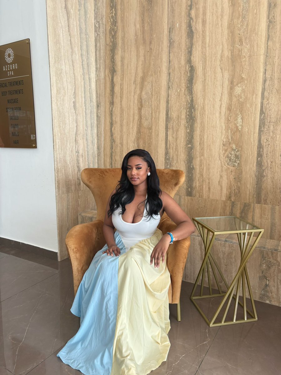 parisfiya's tweet photo. Thanking God for another year 🥂💛 https://t.co/CYPtjoHSAU