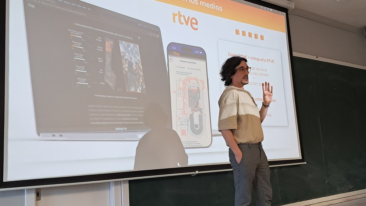 mangoner's tweet photo. 🎓 Ayer volví a la universidad, pero esta vez desde el otro lado. He tenido la oportunidad de dar una charla sobre infografía y visualización de datos, en el Máster de Diseño de la Facultad de Bellas Artes de la Universidad Complutense de Madrid. https://t.co/UzDAt4HFmw