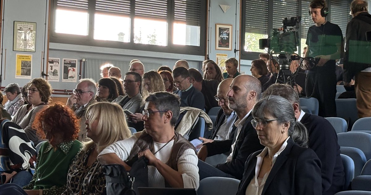 Ouverture du séminaire académique « L’IA &amp; la gestion du temps des personnels de direction »

📍Introduction par Xavier Yvart et François Resnais secrétaire national en charge de la communication.