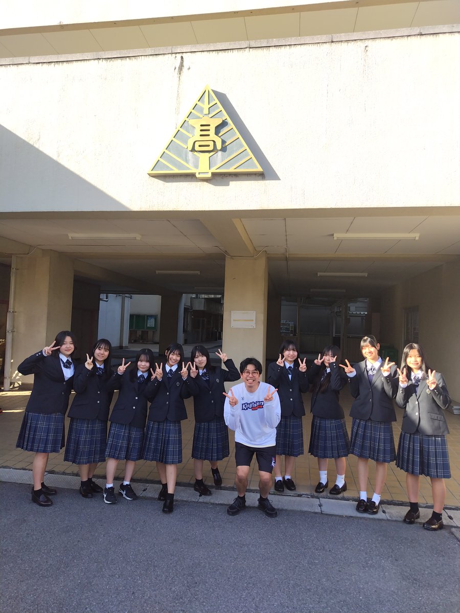 杉戸高校は新学期2日目。 新制服の1年生、少しずつですが杉戸高校に