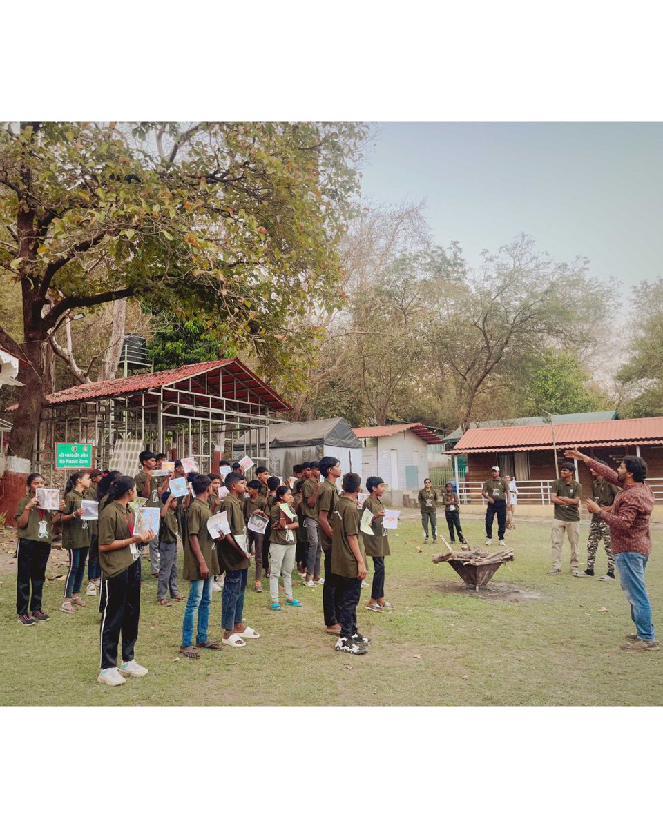 WCSIndia's tweet image. The annual Dangs Bird Festival 2025 brought together 120 participants on March 18–19 at the Kilad Ecotourism site in southern Gujarat. Forest officials, senior birders, local guides, &amp;amp; students from 5 schools near Vansda National Park joined to celebrate &amp;amp; document local birdlife